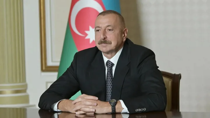 Prezident Fərhad Xəlilovu 80 illiyi münasibətilə təbrik etdi