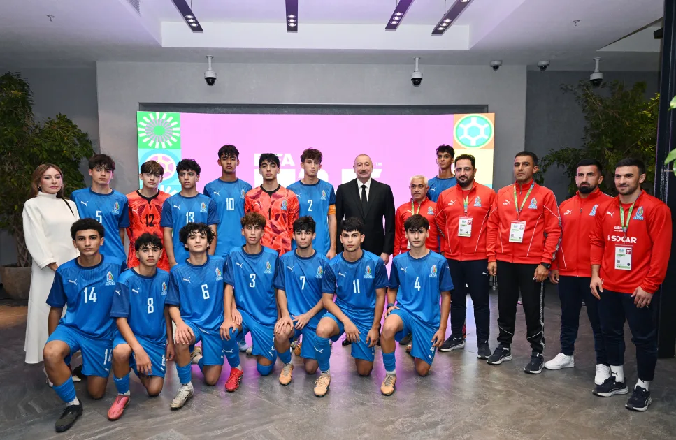 Prezident FIFA U-15 dünya çempionatının və festivalının açılış mərasimini izləyir - — foto 2