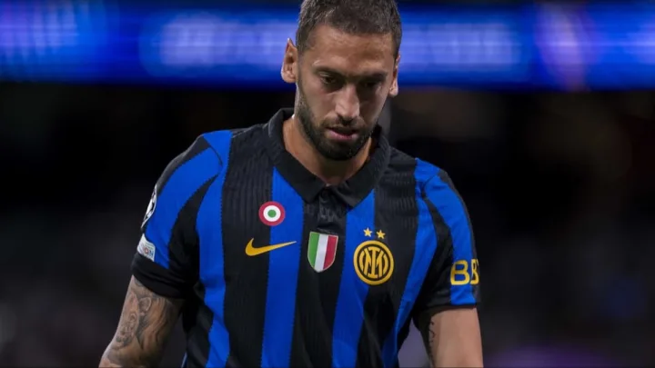 Hakan Çalhanoğludan gözlənilməz qərar 