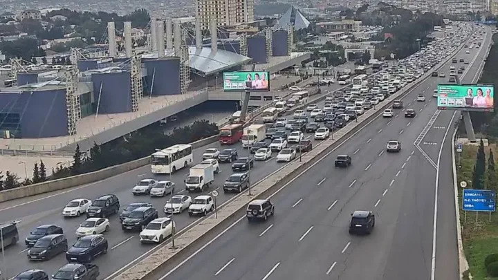 Bu yollarda tıxac var -