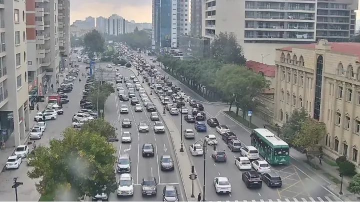 Bu yollarda tıxac var -