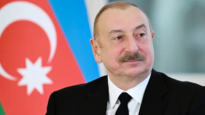 İlham Əliyev Çexiya Prezidenti təbrik etdi