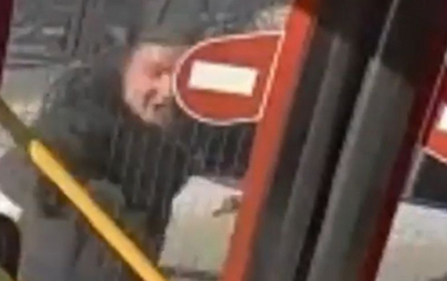 Avtobusun yolunu kəsərək xuliqanlıq edən sürücü saxlanıldı -