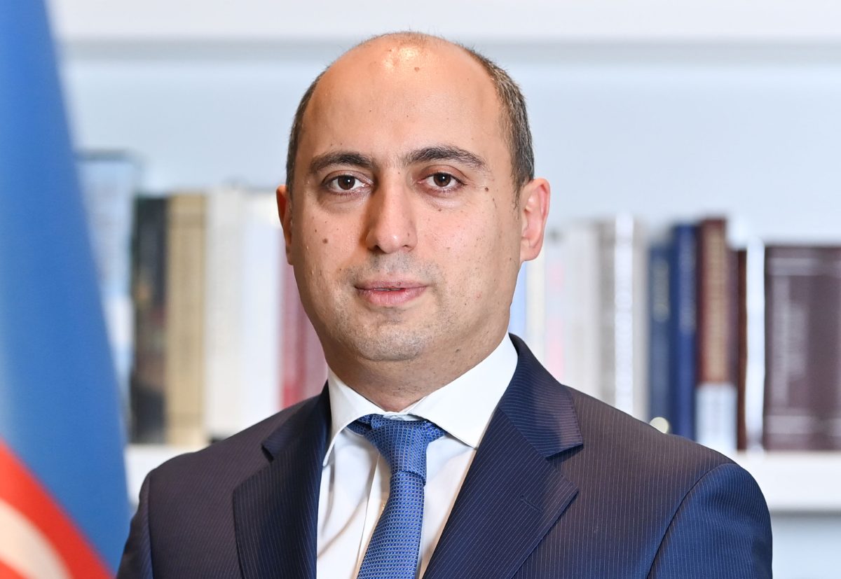 ​Ordudan geri qalmır: 