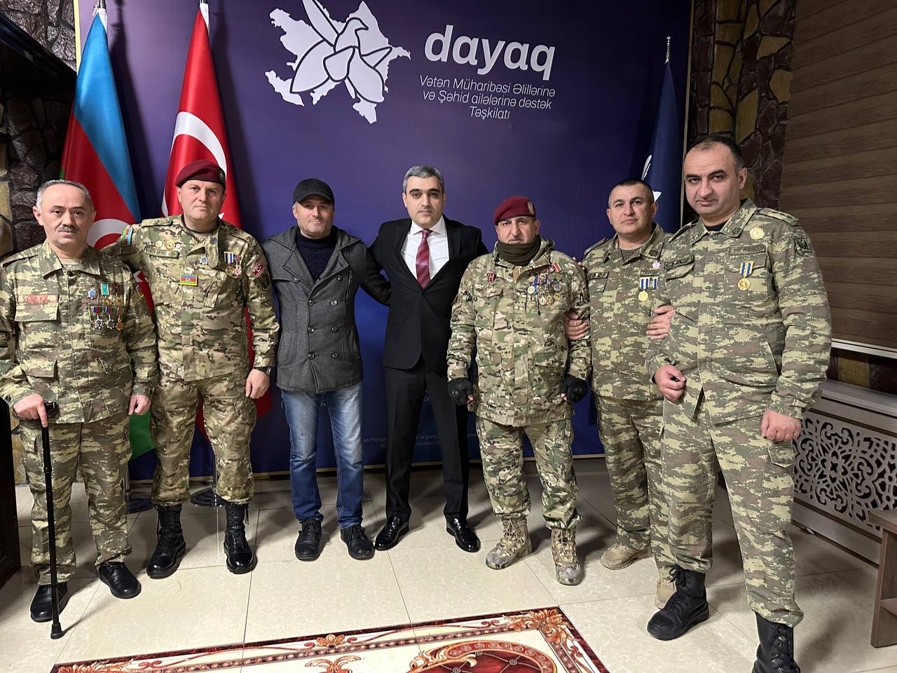 “Dayaq” təşkilatı 100-ə yaxın qazi və şəhid ailəsinə bayram sovqatı verdi -
