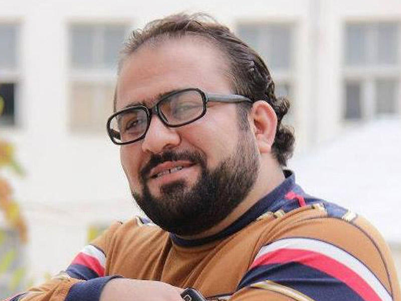 Yazarlar Mövludun intiharından danışdı