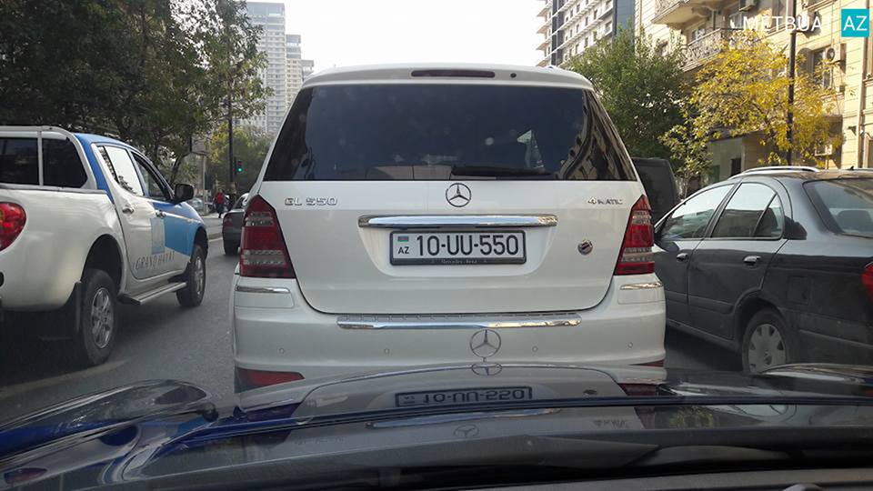 Üzərində Ermənistan bayrağı olan avtomobilin sahibi: