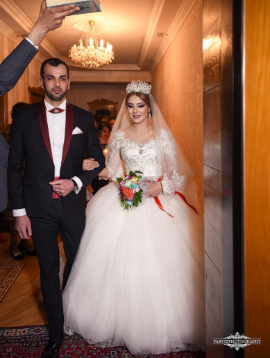 ANS-in məşhur aparıcısının toyu oldu 
