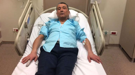 Tanınmış aparıcı canlı yayımda infarkt keçirtdi  