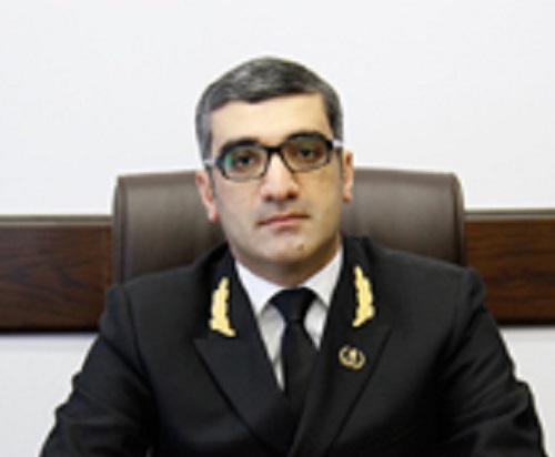 Azərbaycanda yüksək vəzifəli şəxs