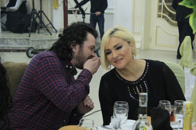 Tanınmış xanım jurnalist ailə həyatı qurdu
