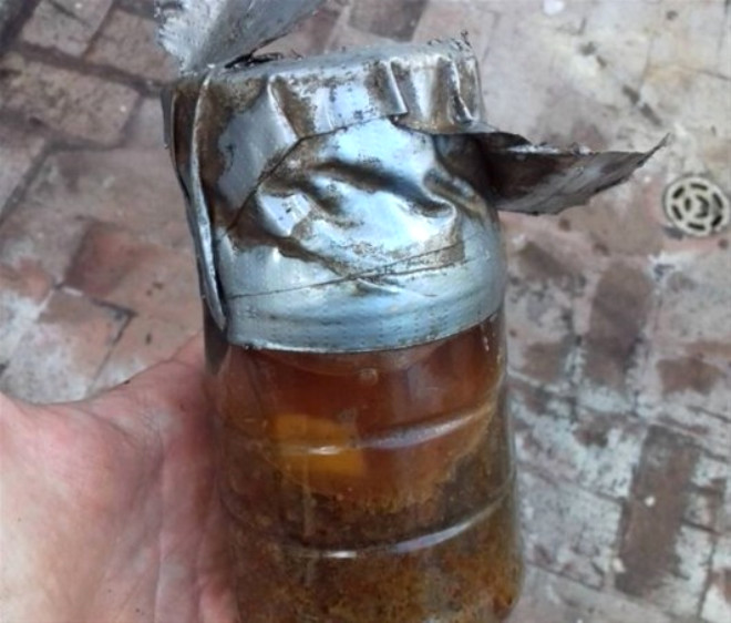Bunu evinin divarından tapdı