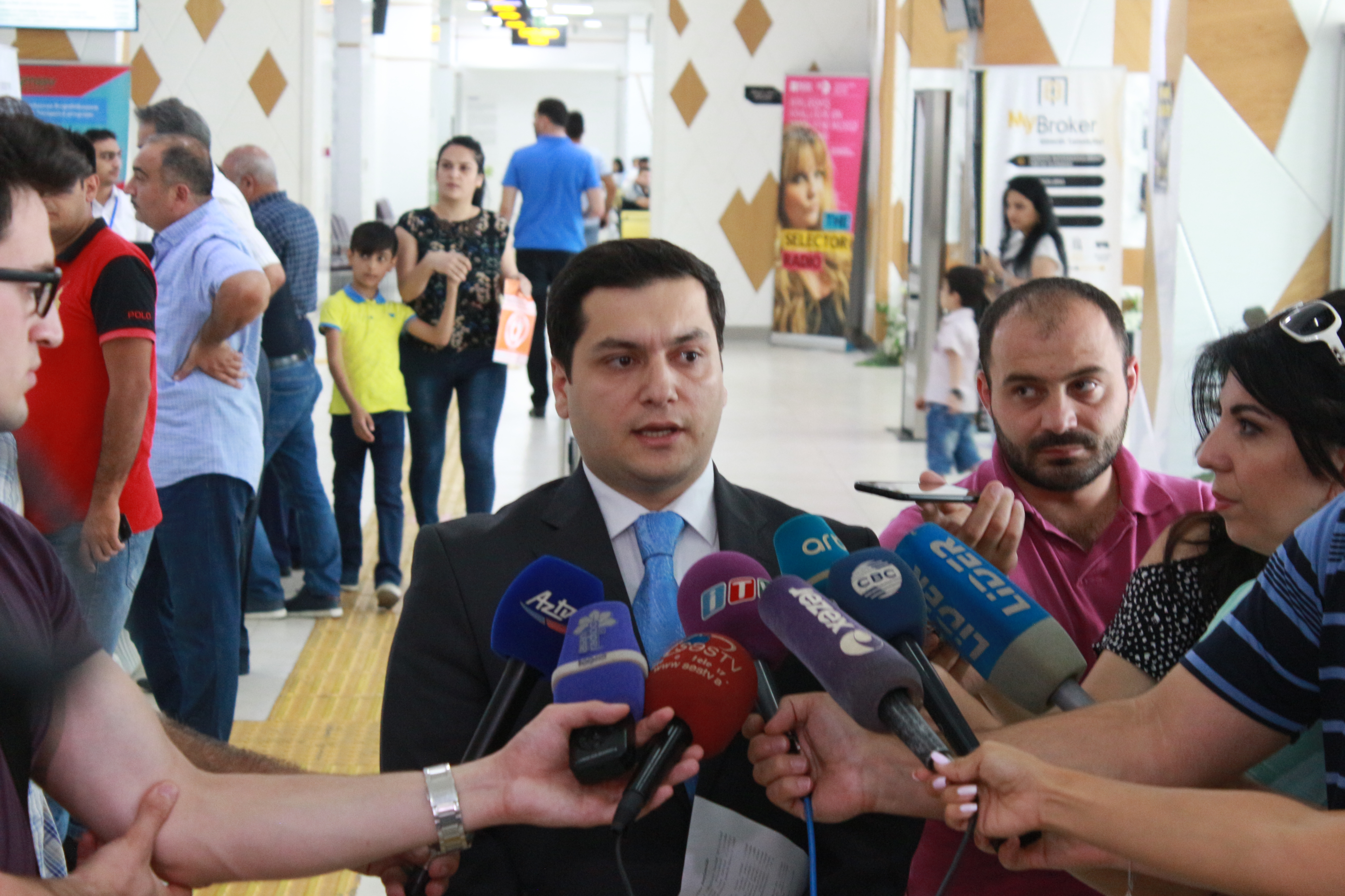 Yaşlı könüllülər “ASAN xidmət”də
