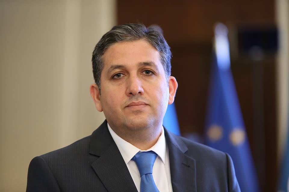 Mətbuat katibləri "XAM" SUAL verən jurnalistlərdən danışdı
