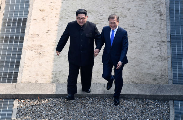 Kim Çen In Cənubi Koreya lideri ilə görüşüb