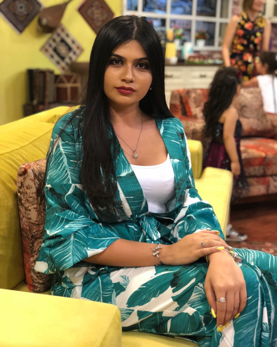 Roza Zərgərlinin qızı əsəblərinə hakim ola bilməyib