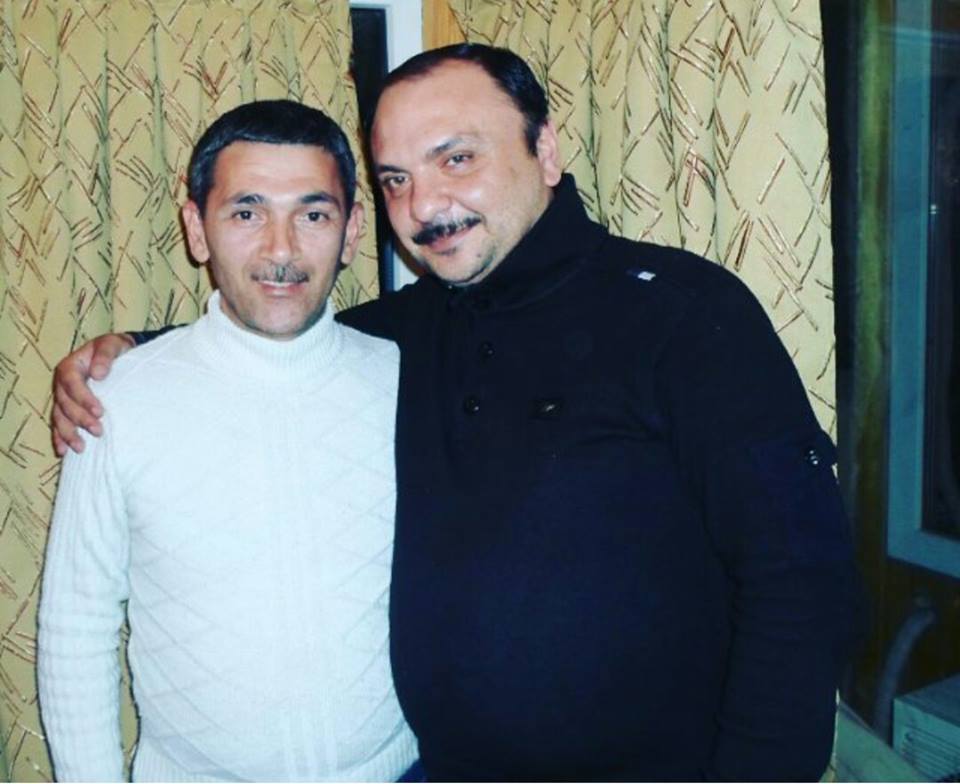 "Saat 4-də Anar Nağılbazı iki tanışıyla söhbət edərək evlərinə tərəf gedəndə gördüm"