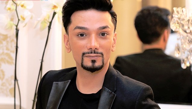 "Saat 4-də Anar Nağılbazı iki tanışıyla söhbət edərək evlərinə tərəf gedəndə gördüm"