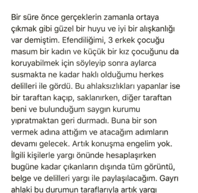 Məşhur xəbər aparıcısı canlı yayımda istefa verdi