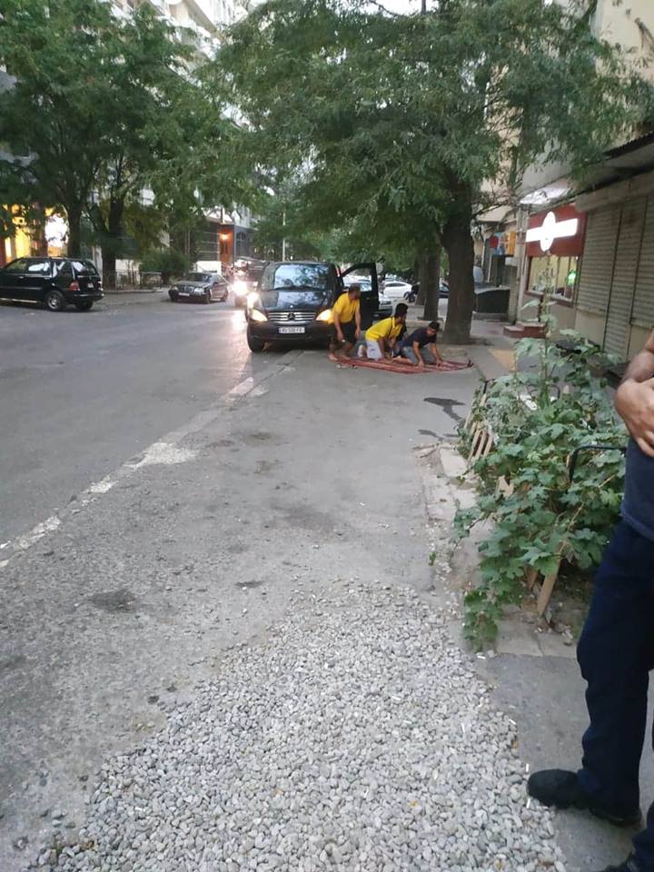 Ərəblər Bakıda küçənin ortasında namaz qıldılar -