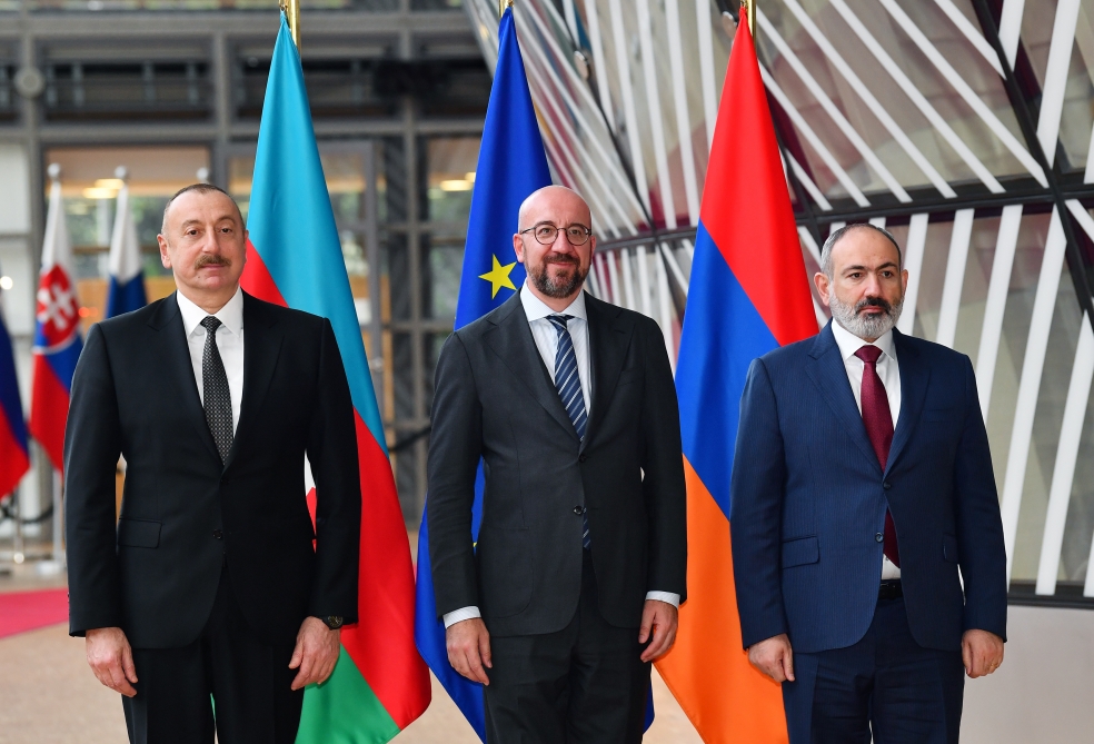 Beş saat davam edən növbəti Brüssel görüşü başa çatdı -   