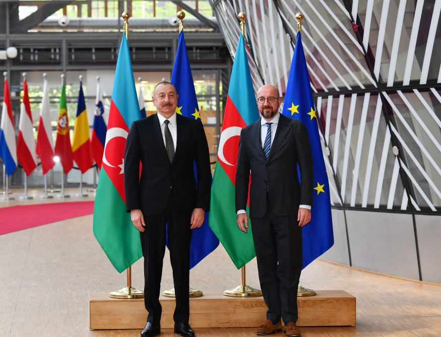 İlham Əliyevin Şarl Mişellə təkbətək görüşü keçirilib