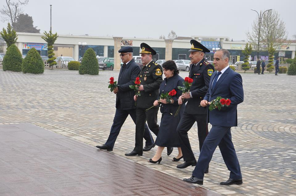 Saatlıda çağırışçı gənclər 