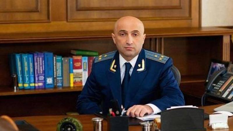 Neft fondunun direktorunun qardaşları: Nazir müşaviri, Baş prokurorun müavini və SOCAR -