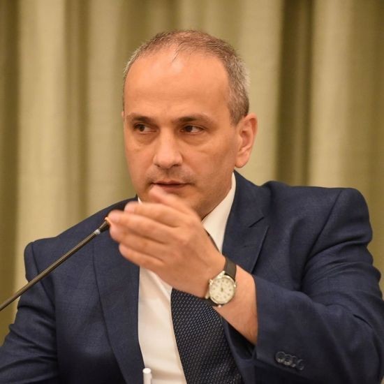 Lirənin çökməsi Türkiyə iqtisadiyyatını böhrana sürükləyir -