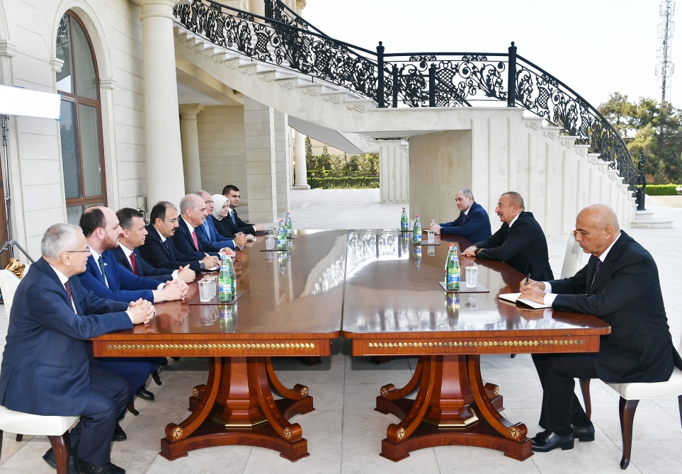 İlham Əliyev Türkiyənin Ədalət və İnkişaf Partiyası sədrinin birinci müavinini qəbul edib